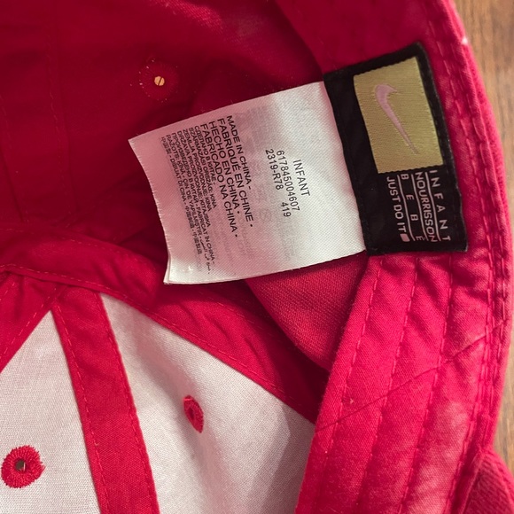 Infant Nike Hat - Picture 2 of 3